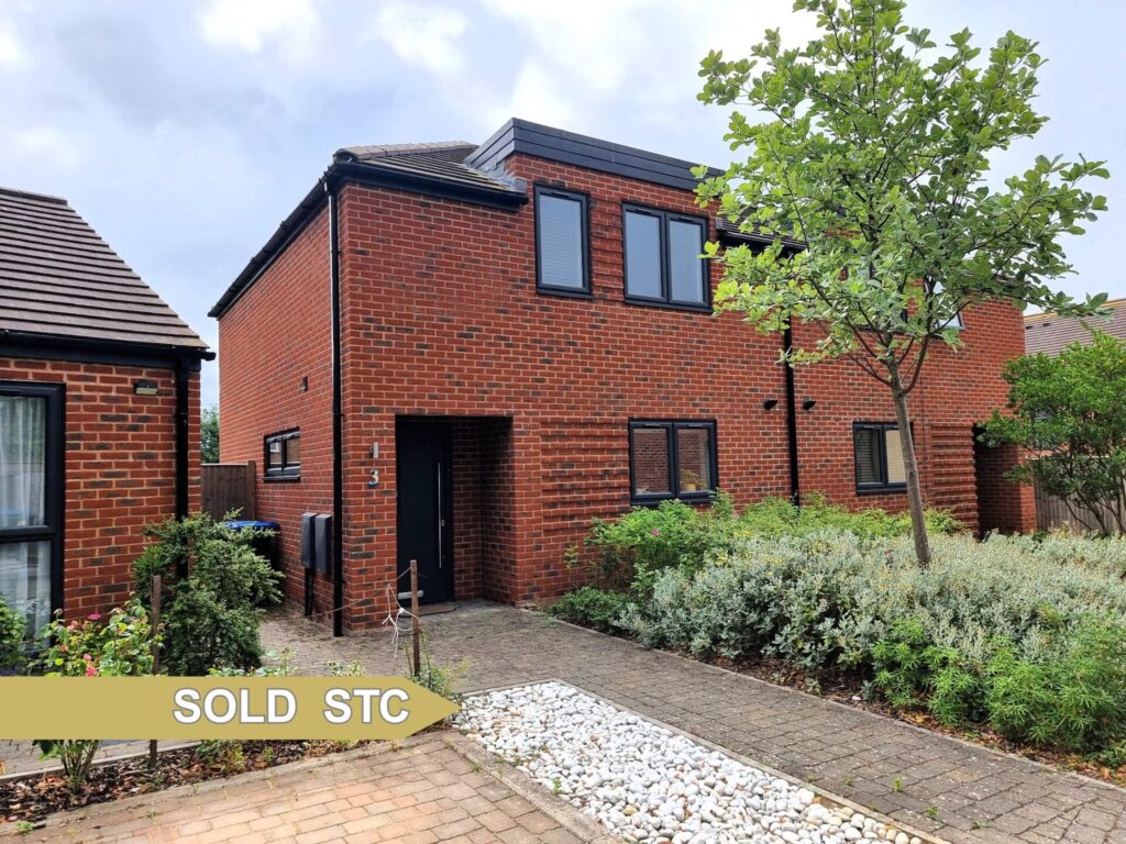 Chapelfield Close - Welwyn Garden City - Hertfordshire - AL7