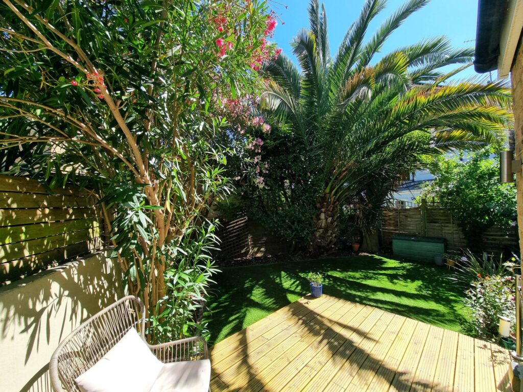 Allfarthing Lane, London, SW18 2AP